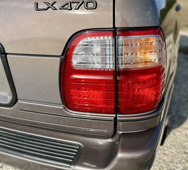 2000 Lexus LX 2nd Gen - Image 30 of 31