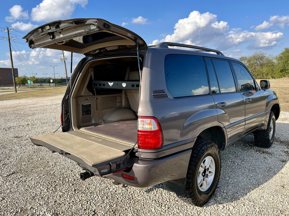 2000 Lexus LX 2nd Gen - Image 14 of 31