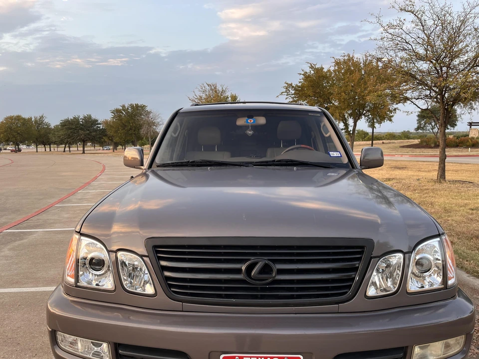 2000 Lexus LX 2nd Gen - Image 6 of 31