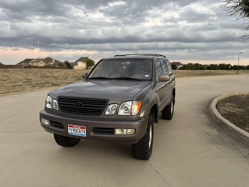 2000 Lexus LX 2nd Gen - Image 7 of 31