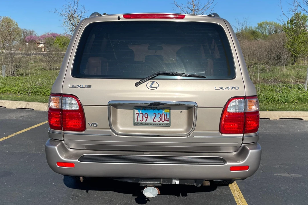 2000 Lexus LX 2nd Gen - Image 5 of 31
