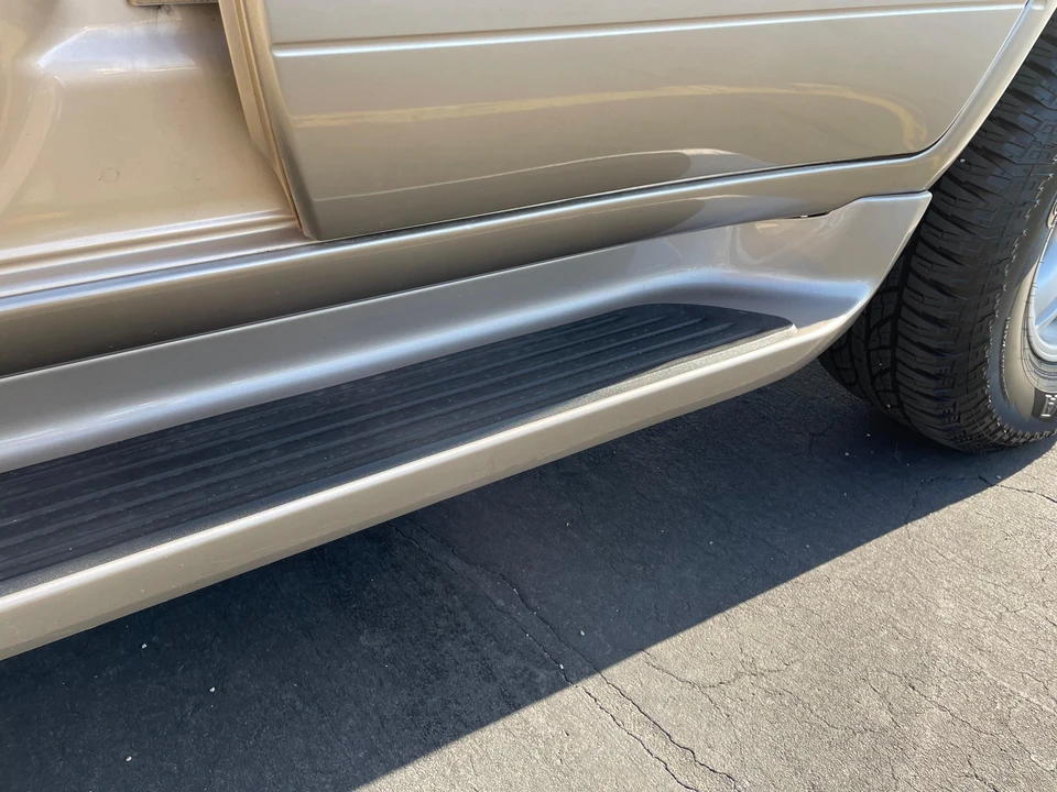 2000 Lexus LX 2nd Gen - Image 14 of 31