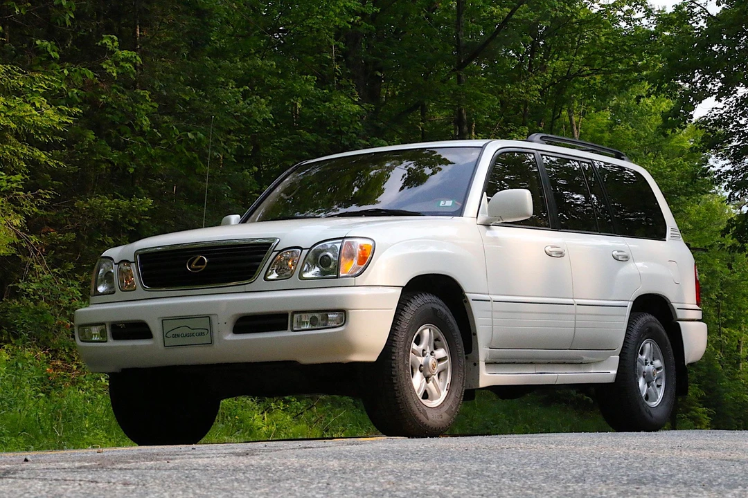 2000 Lexus LX 2nd Gen - Image 12 of 31