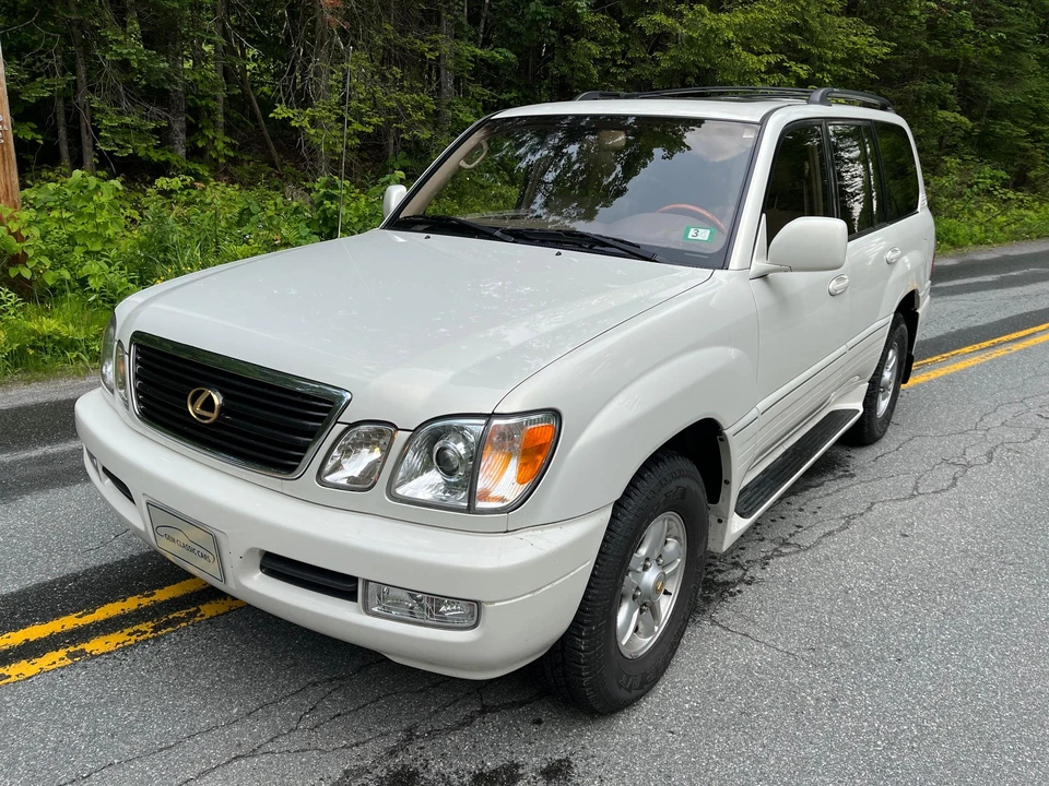 2000 Lexus LX 2nd Gen - Image 11 of 31