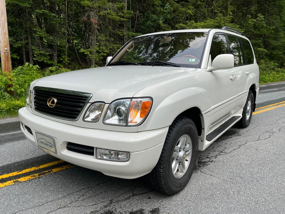 2000 Lexus LX 2nd Gen - Image 10 of 31