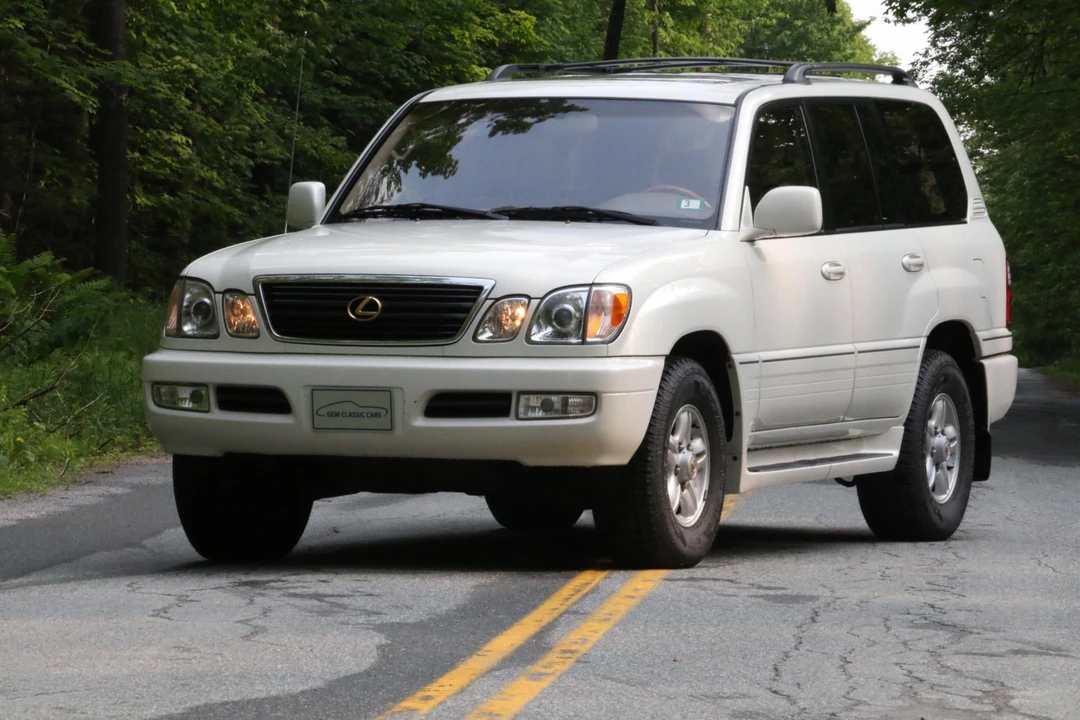 2000 Lexus LX 2nd Gen - Image 7 of 31