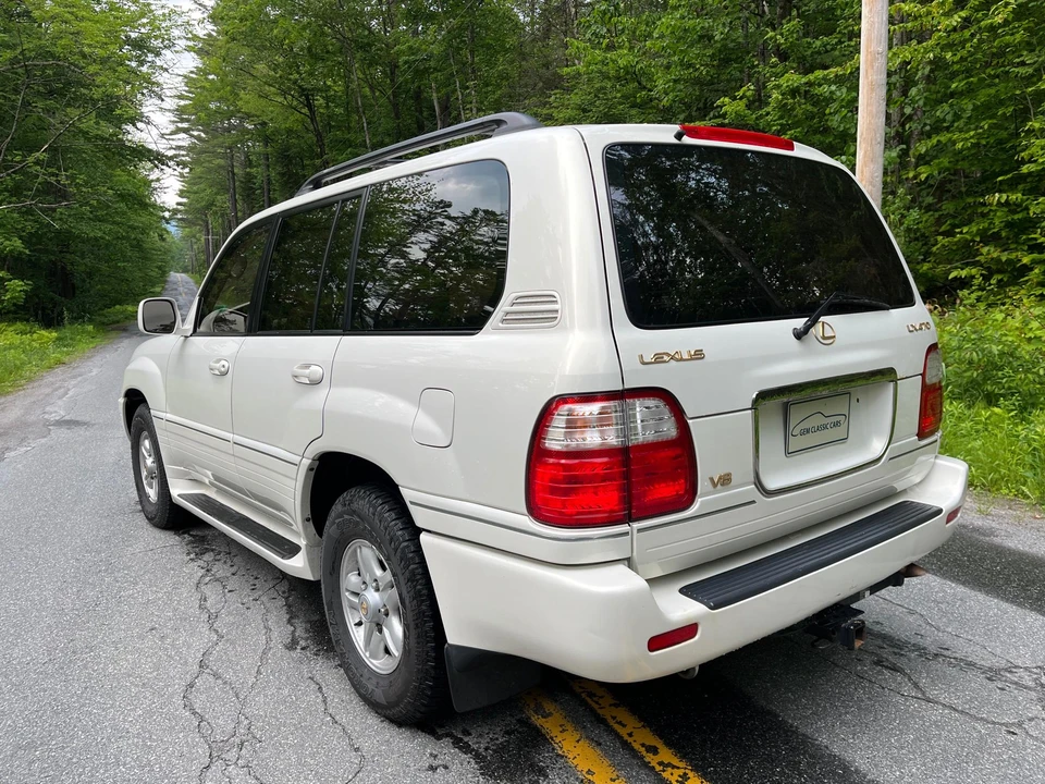2000 Lexus LX 2nd Gen - Image 16 of 31