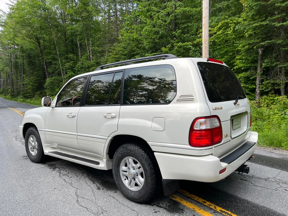 2000 Lexus LX 2nd Gen - Image 15 of 31