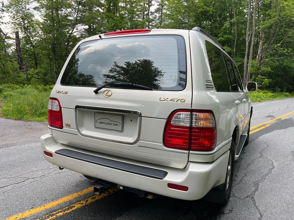2000 Lexus LX 2nd Gen - Image 19 of 31