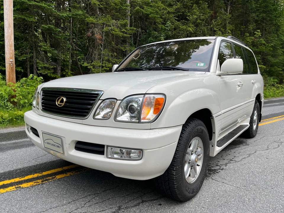 2000 Lexus LX 2nd Gen - Image 9 of 31