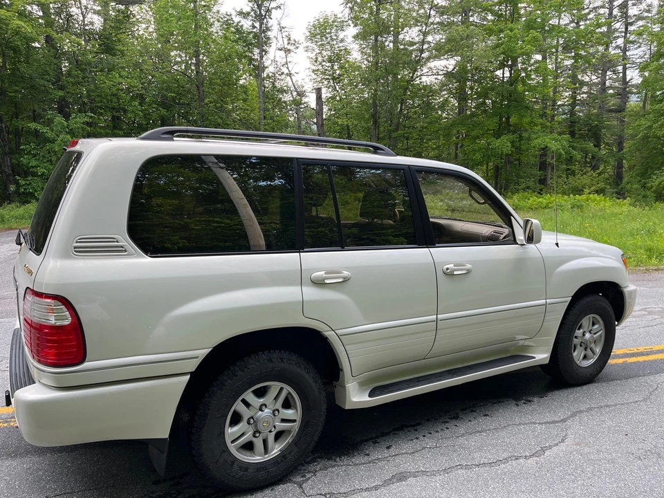 2000 Lexus LX 2nd Gen - Image 20 of 31