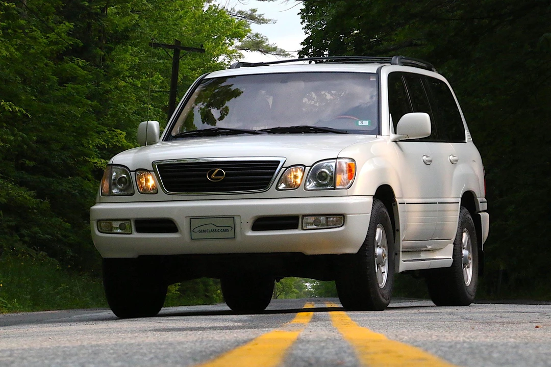 2000 Lexus LX 2nd Gen - Image 6 of 31
