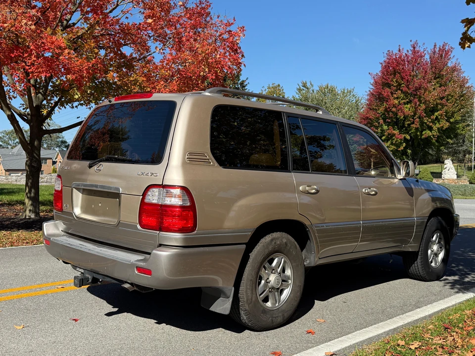 2000 Lexus LX 2nd Gen - Image 19 of 31