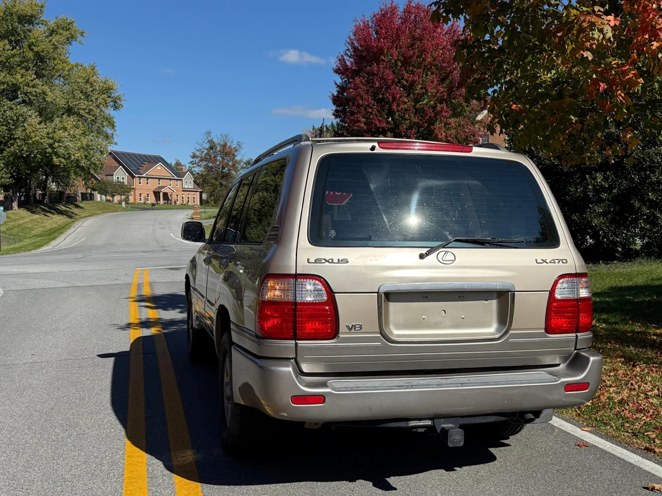 2000 Lexus LX 2nd Gen - Image 16 of 31
