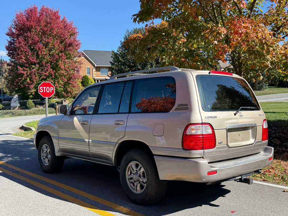 2000 Lexus LX 2nd Gen - Image 15 of 31