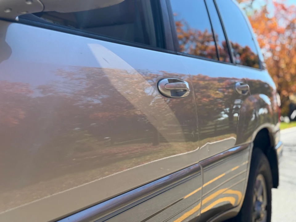 2000 Lexus LX 2nd Gen - Image 25 of 31