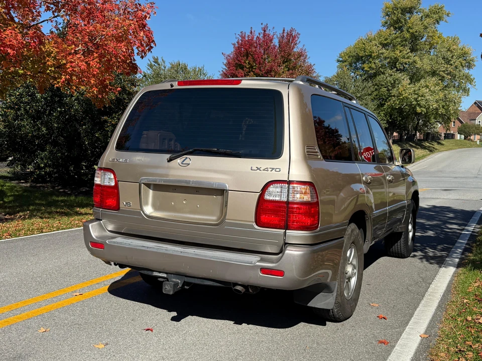 2000 Lexus LX 2nd Gen - Image 18 of 31