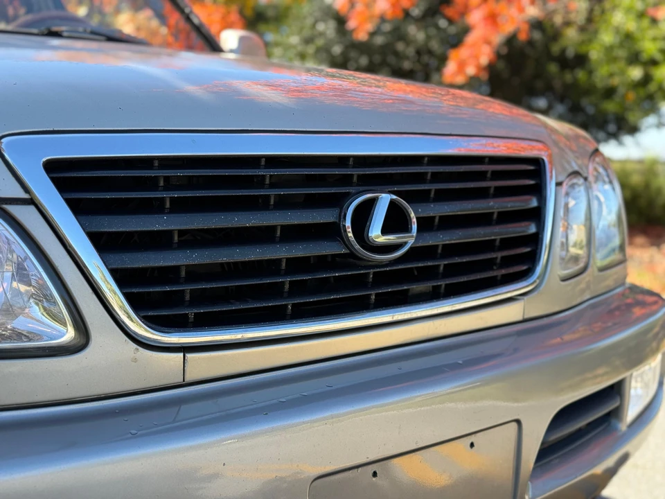 2000 Lexus LX 2nd Gen - Image 23 of 31