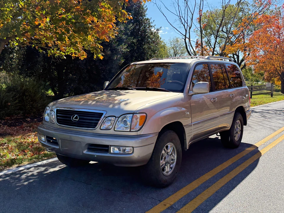2000 Lexus LX 2nd Gen - Image 9 of 31
