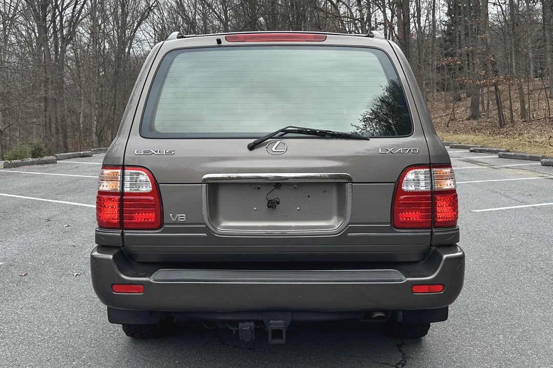 2000 Lexus LX 2nd Gen - Image 5 of 31