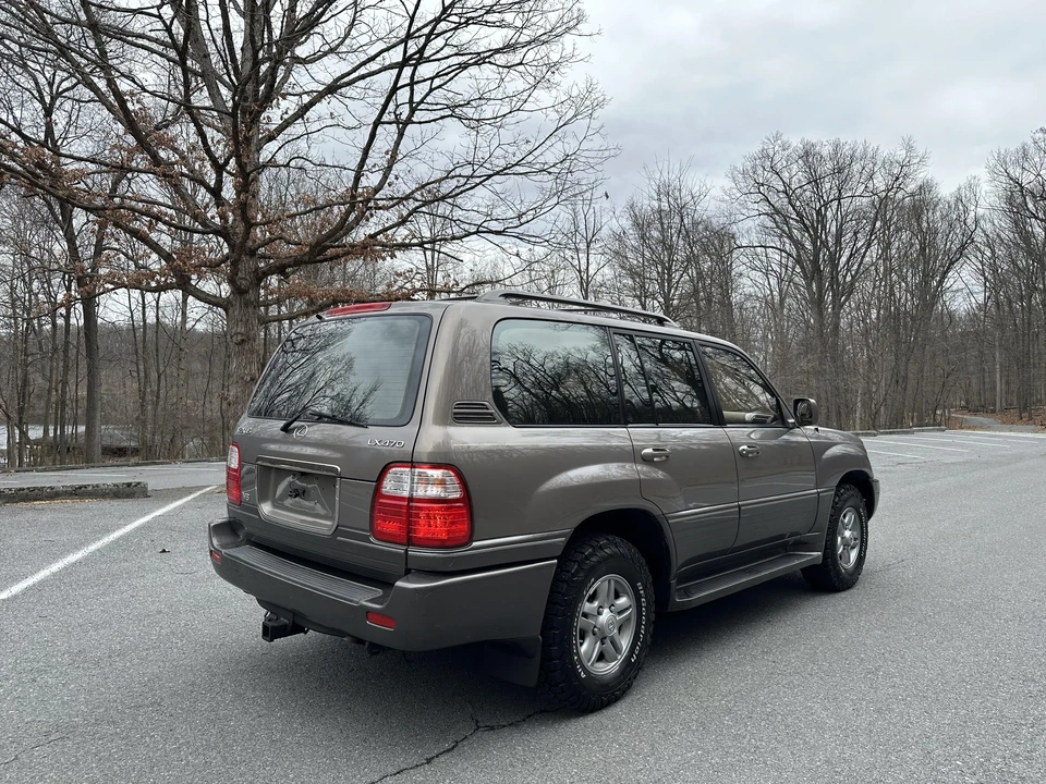 2000 Lexus LX 2nd Gen - Image 20 of 31