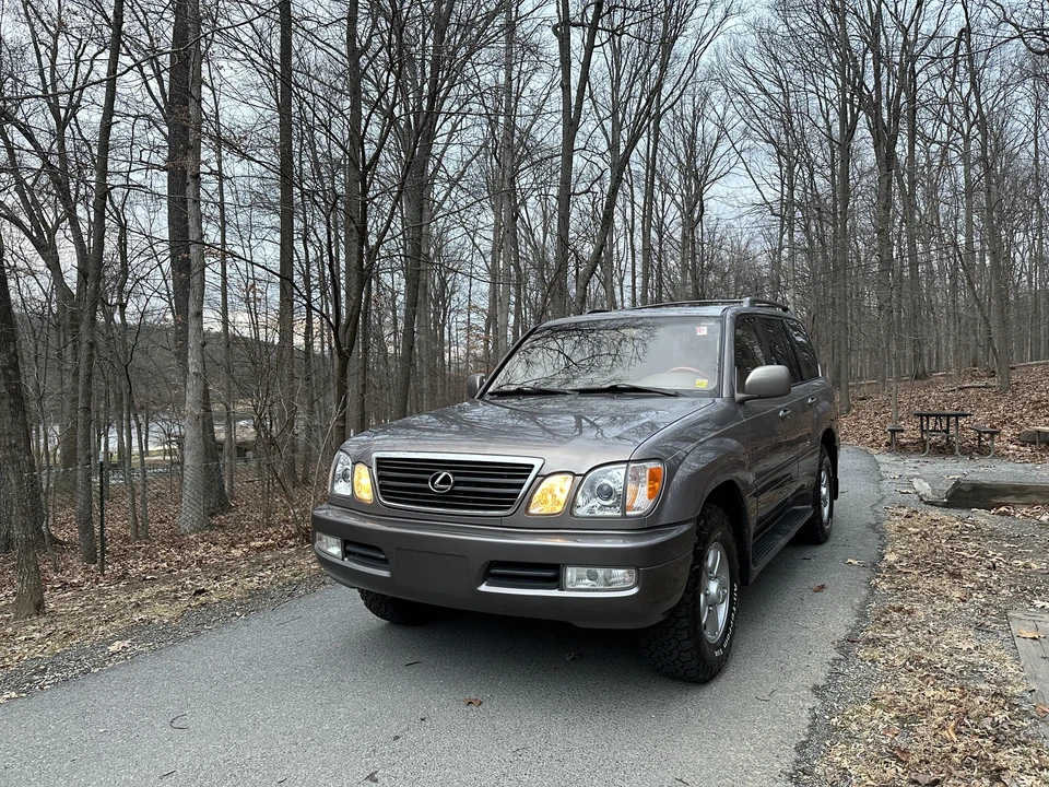 2000 Lexus LX 2nd Gen - Image 28 of 31
