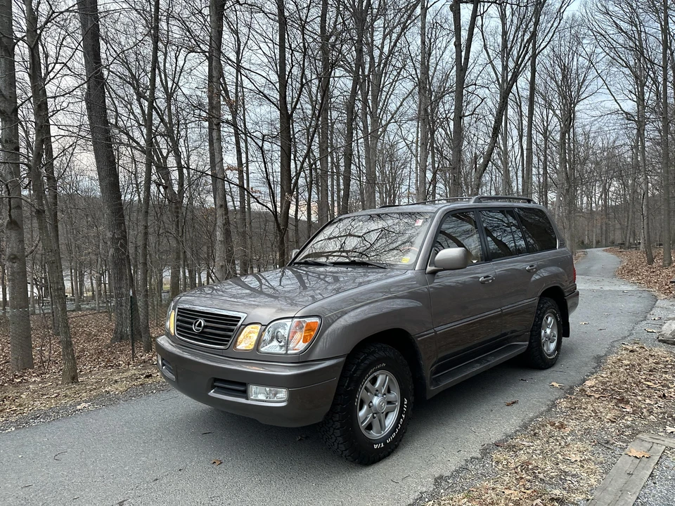 2000 Lexus LX 2nd Gen - Image 30 of 31