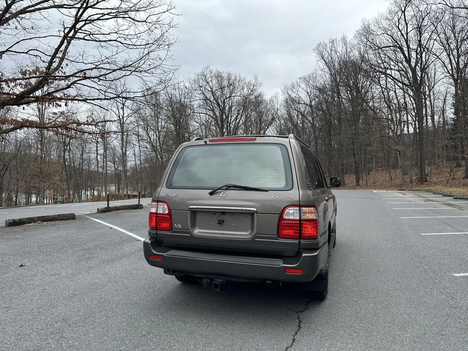 2000 Lexus LX 2nd Gen - Image 18 of 31