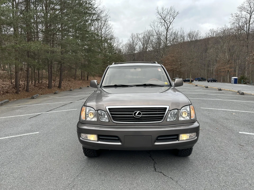 2000 Lexus LX 2nd Gen - Image 6 of 31