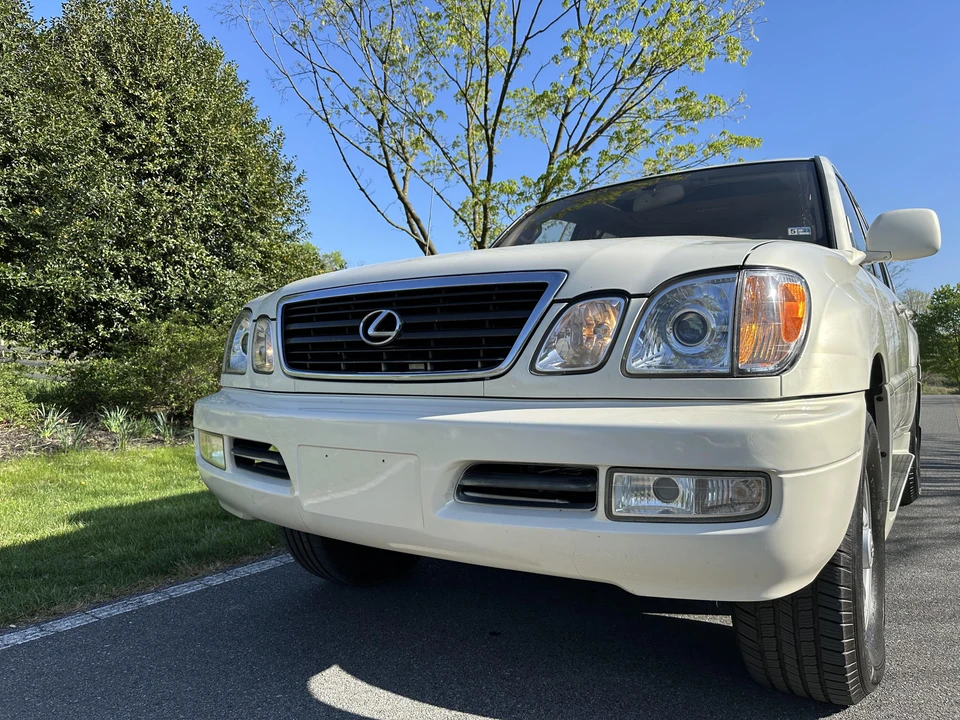 2000 Lexus LX 2nd Gen - Image 6 of 31