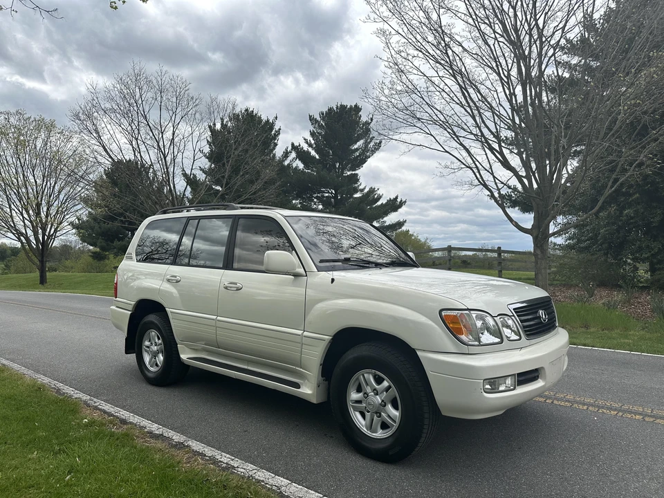 2000 Lexus LX 2nd Gen - Image 20 of 31