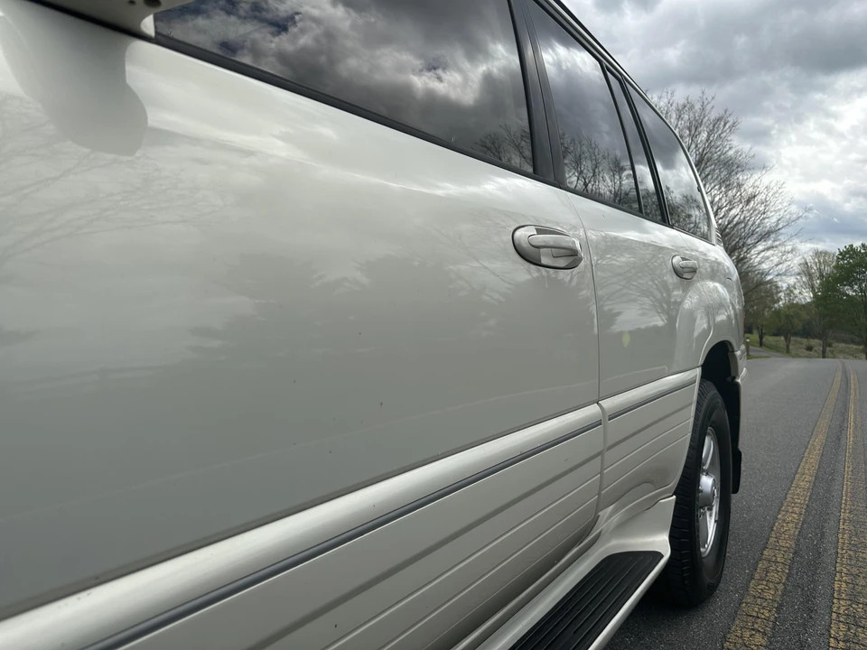 2000 Lexus LX 2nd Gen - Image 31 of 31