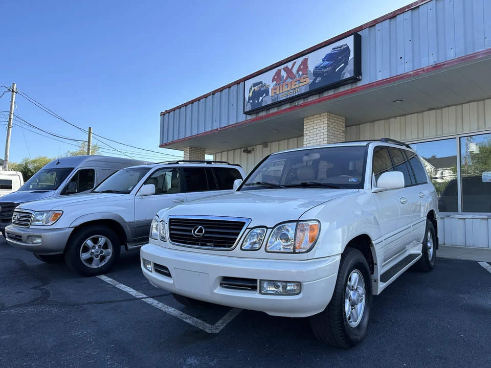 2000 Lexus LX 2nd Gen - Image 7 of 31