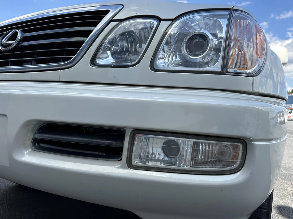 2000 Lexus LX 2nd Gen - Image 27 of 31