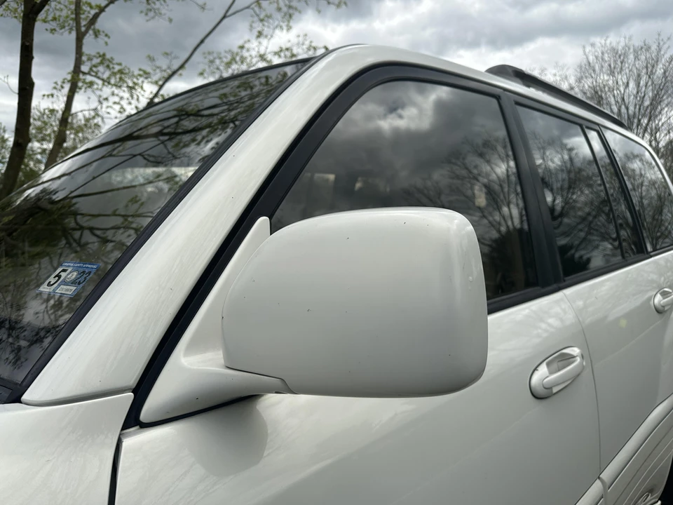 2000 Lexus LX 2nd Gen - Image 30 of 31
