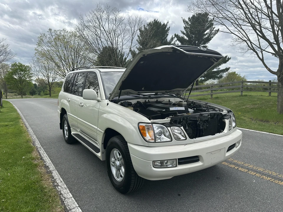2000 Lexus LX 2nd Gen - Image 23 of 31