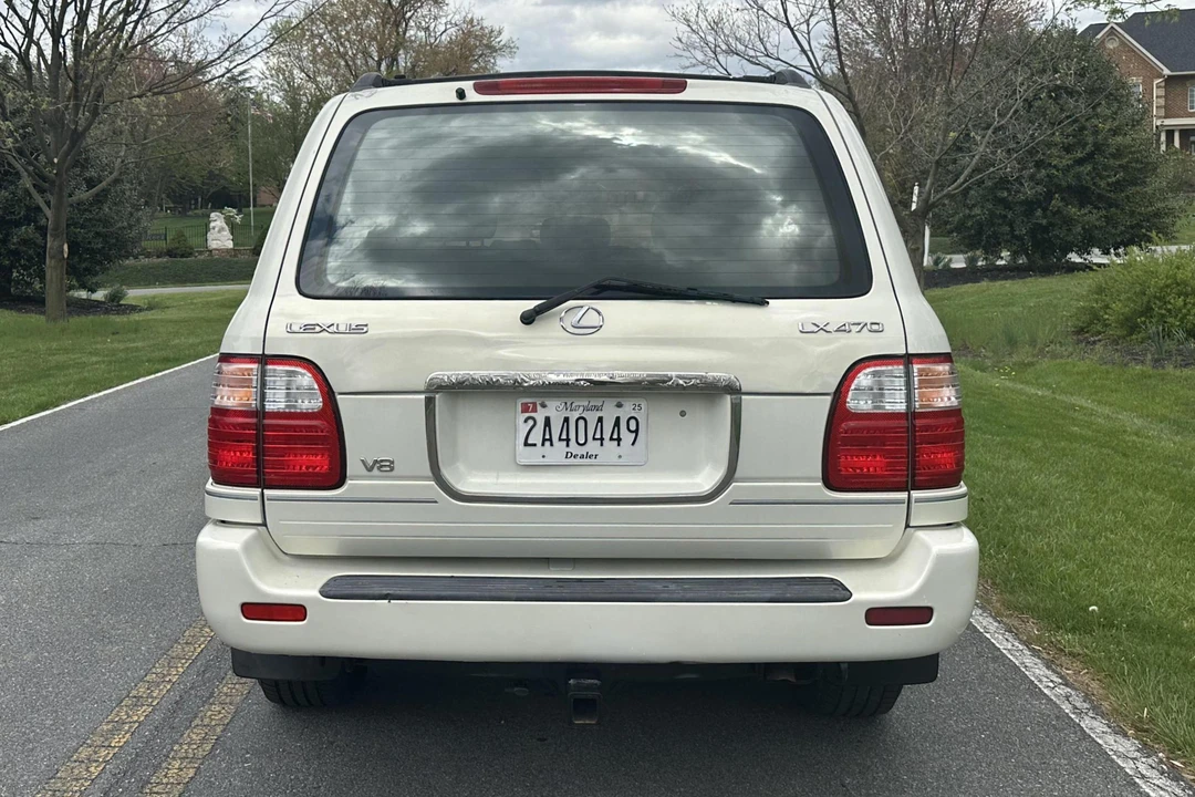 2000 Lexus LX 2nd Gen - Image 5 of 31
