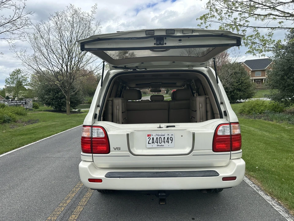 2000 Lexus LX 2nd Gen - Image 12 of 31