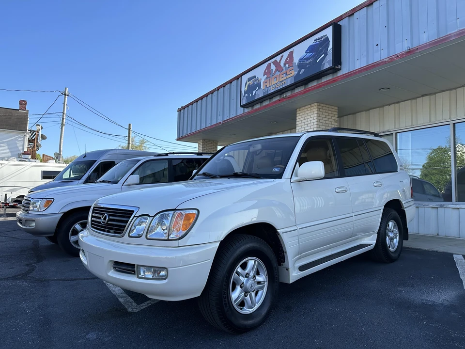 2000 Lexus LX 2nd Gen - Image 8 of 31