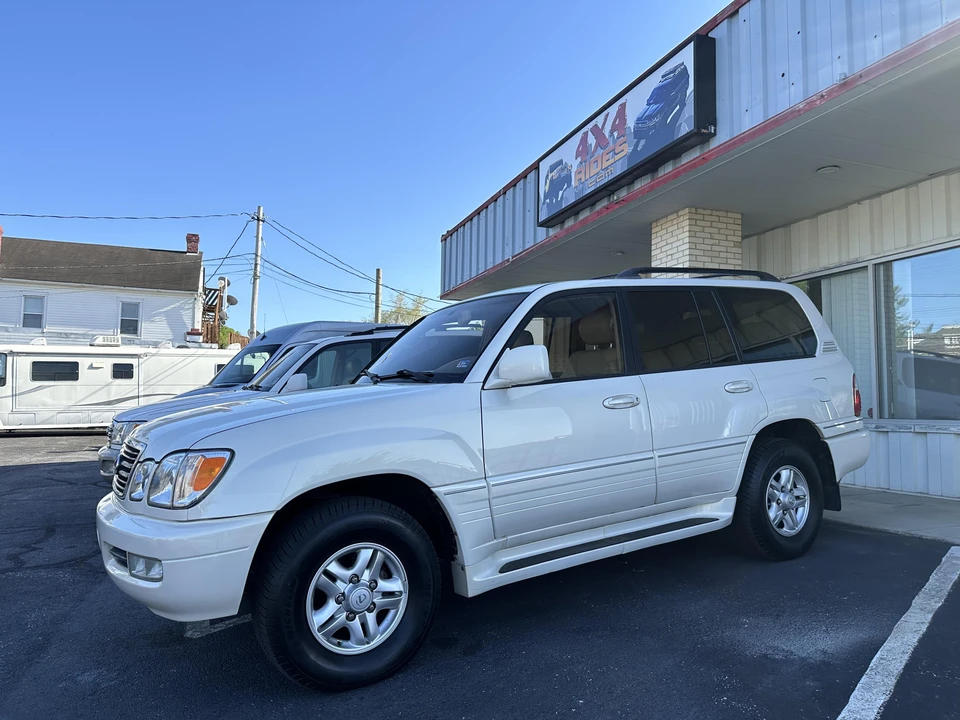 2000 Lexus LX 2nd Gen - Image 9 of 31