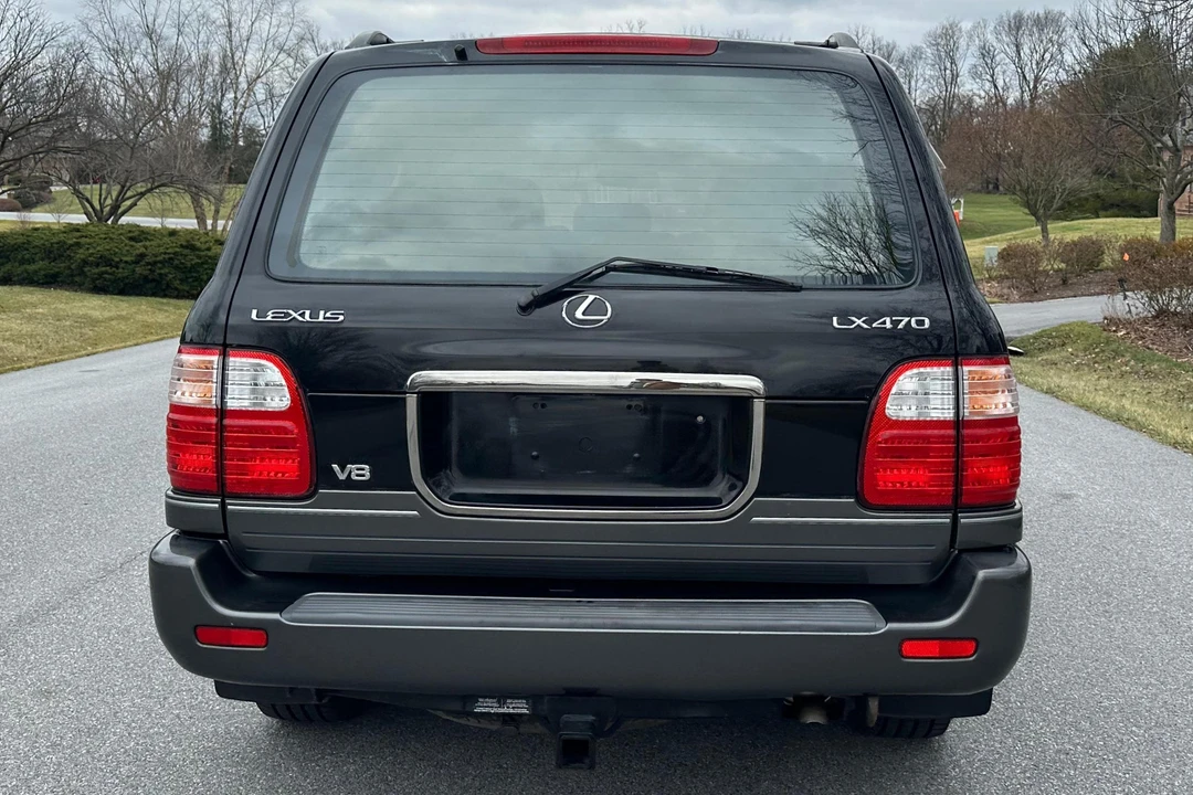 2000 Lexus LX 2nd Gen - Image 5 of 31