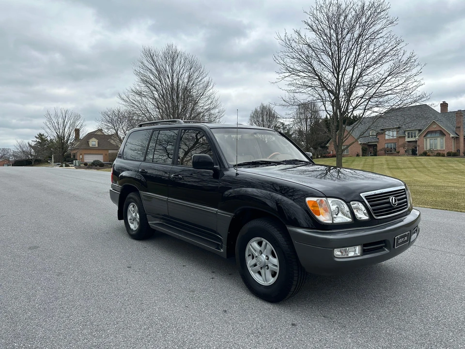 2000 Lexus LX 2nd Gen - Image 29 of 31