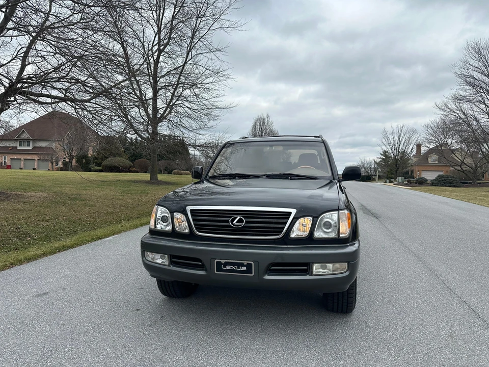2000 Lexus LX 2nd Gen - Image 6 of 31