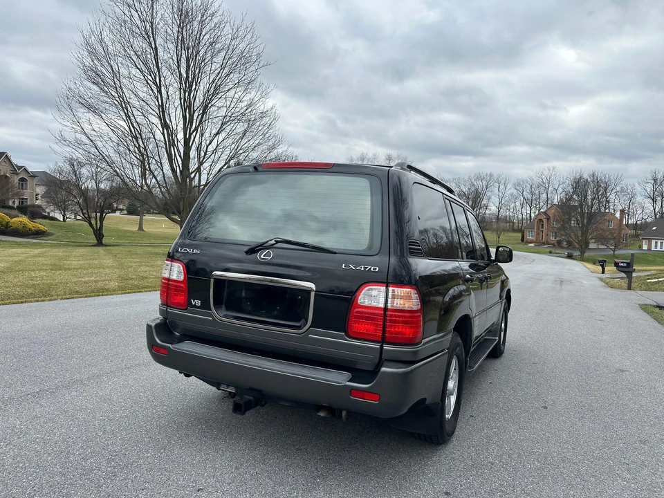 2000 Lexus LX 2nd Gen - Image 24 of 31