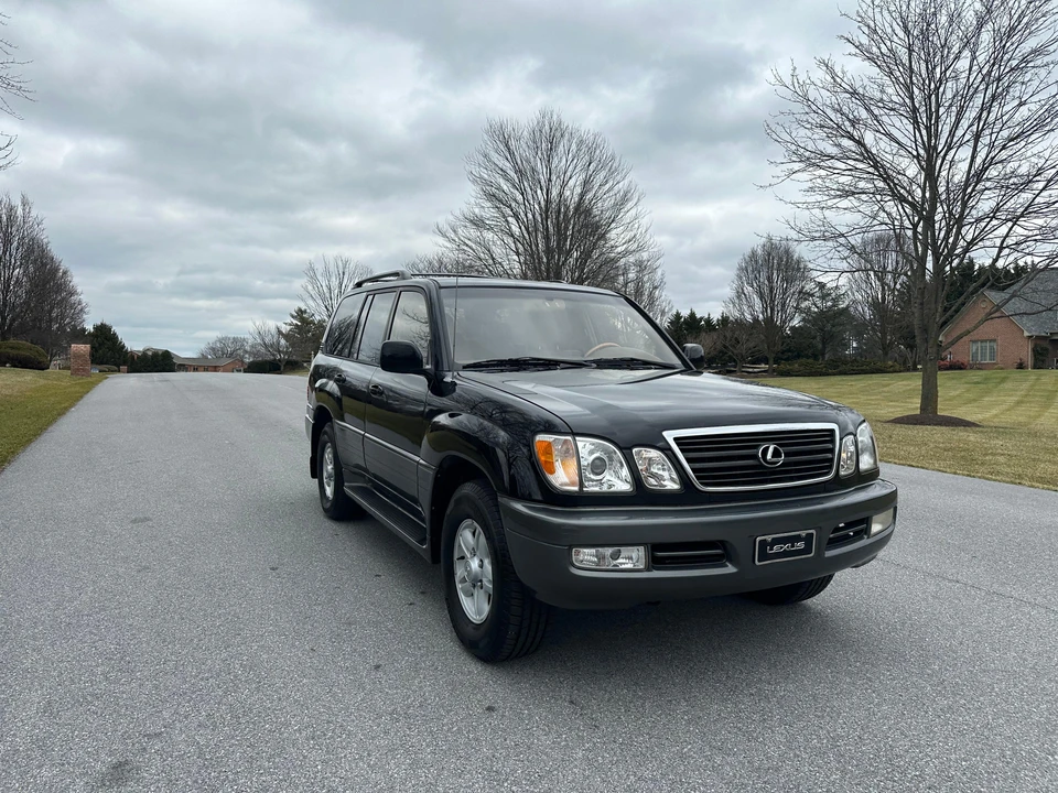 2000 Lexus LX 2nd Gen - Image 30 of 31