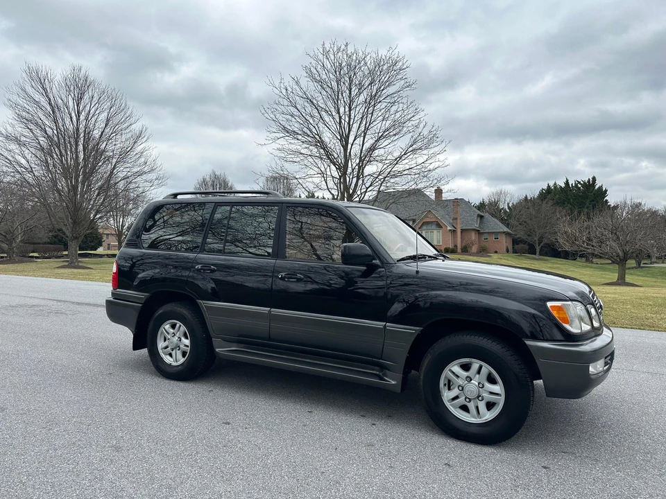 2000 Lexus LX 2nd Gen - Image 27 of 31