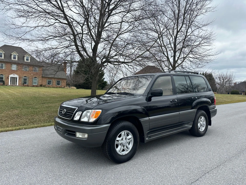 2000 Lexus LX 2nd Gen - Image 12 of 31