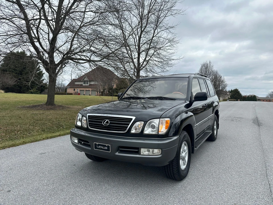 2000 Lexus LX 2nd Gen - Image 8 of 31