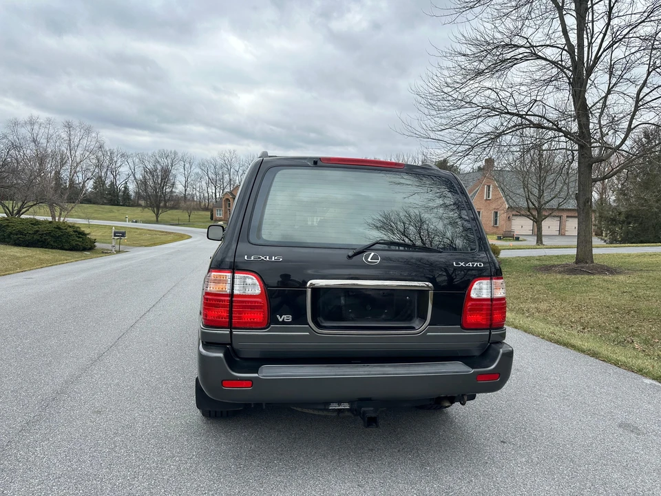 2000 Lexus LX 2nd Gen - Image 23 of 31