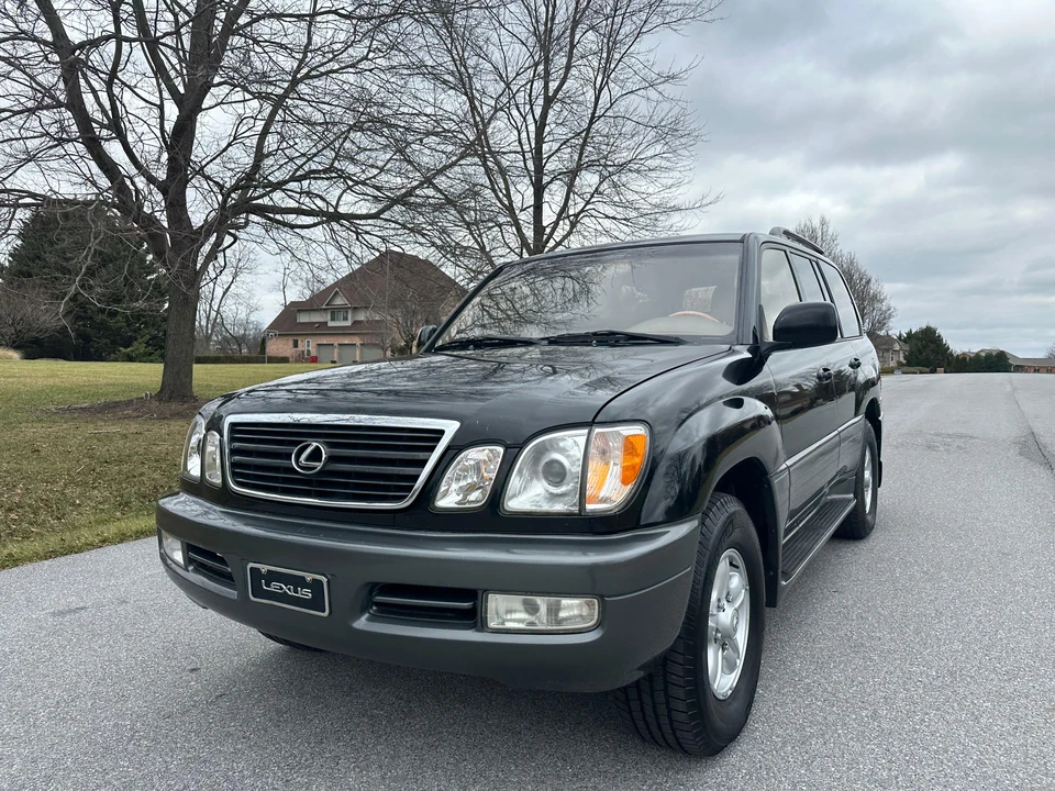 2000 Lexus LX 2nd Gen - Image 9 of 31